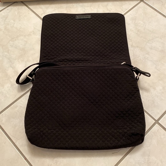 Vera Bradley turnabout crossbody in Vines Floral - Picture 2 of 16